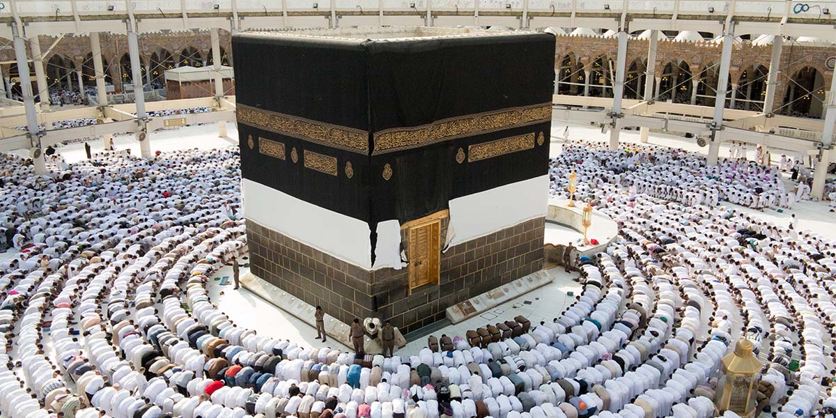 اقبل ذا الجدار وذا الجدار